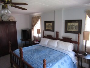 Deluxe Room, 1 King Bed | Premium bedding, individually furnished, desk, blackout curtains