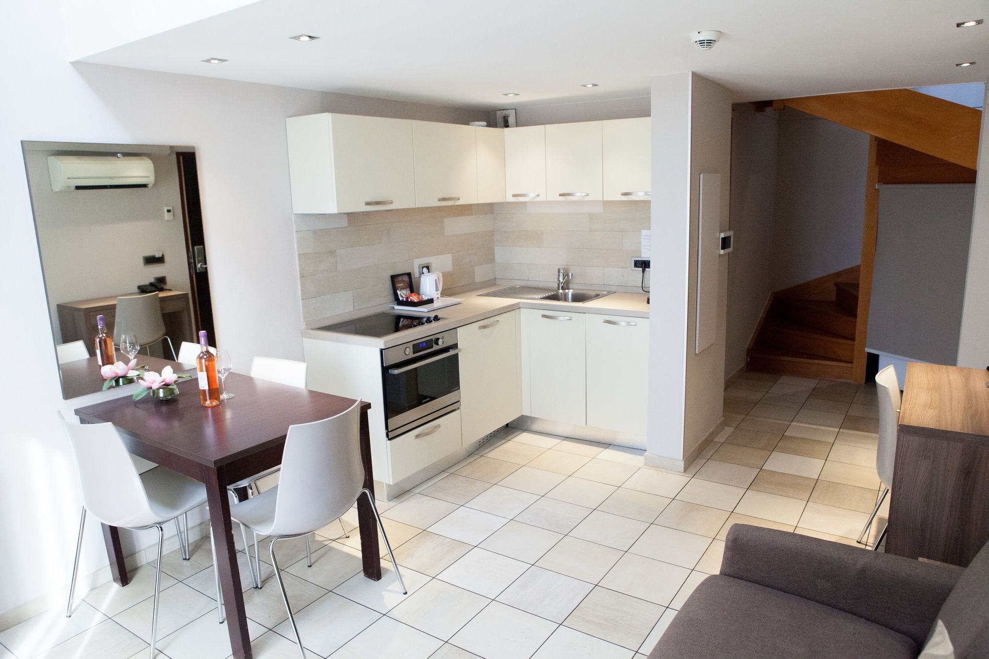 superior duplex | private kitchen | fridge, microwave, coffee/tea maker, electric kettle