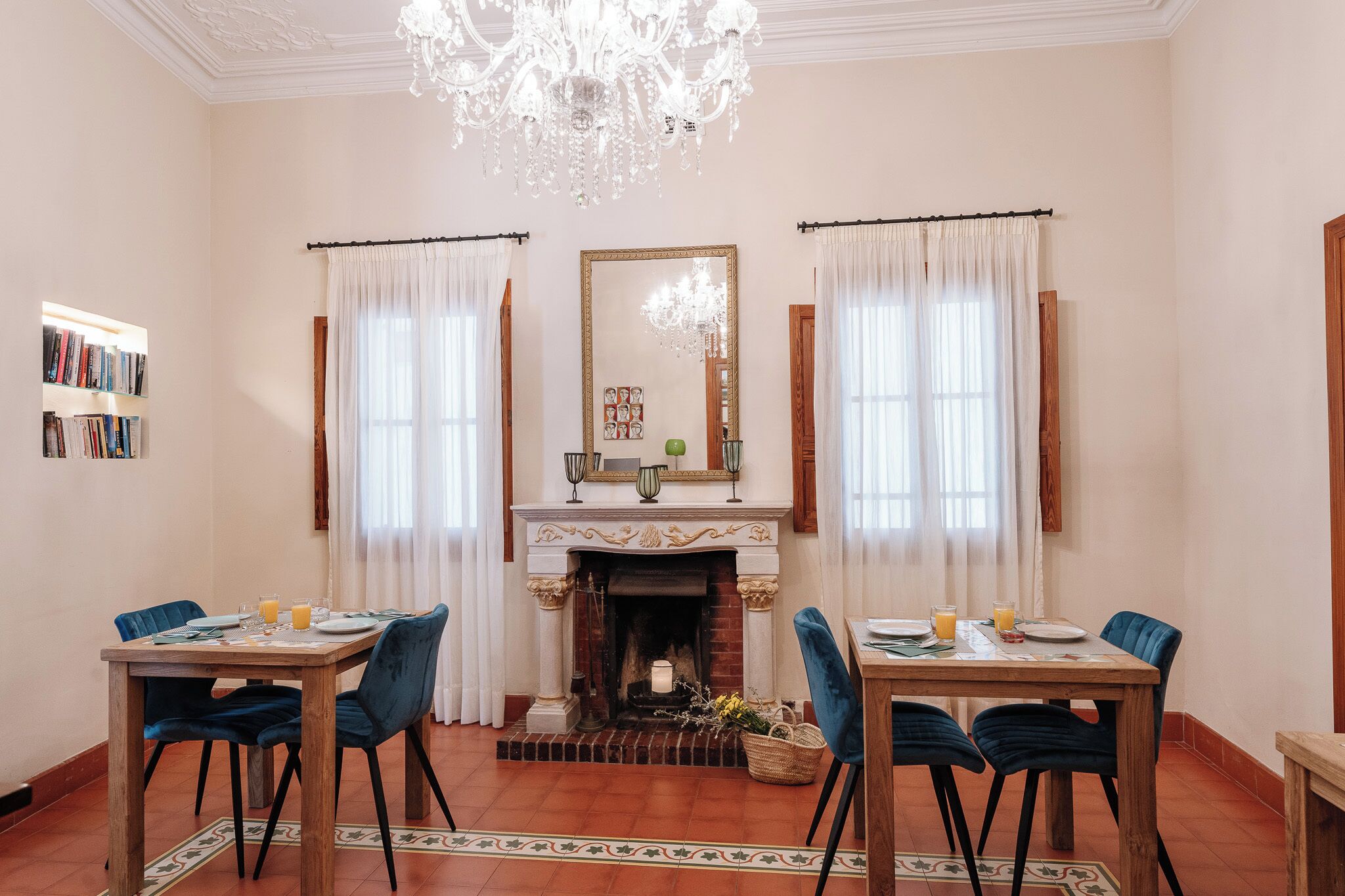 daily full breakfast (eur 17 per person)