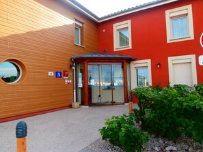 Exterior - Les Etoiles du Forez (Savigneux)