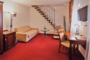 Doppelzimmer | Hochwertige Bettwaren, Minibar, Zimmersafe, Schreibtisch