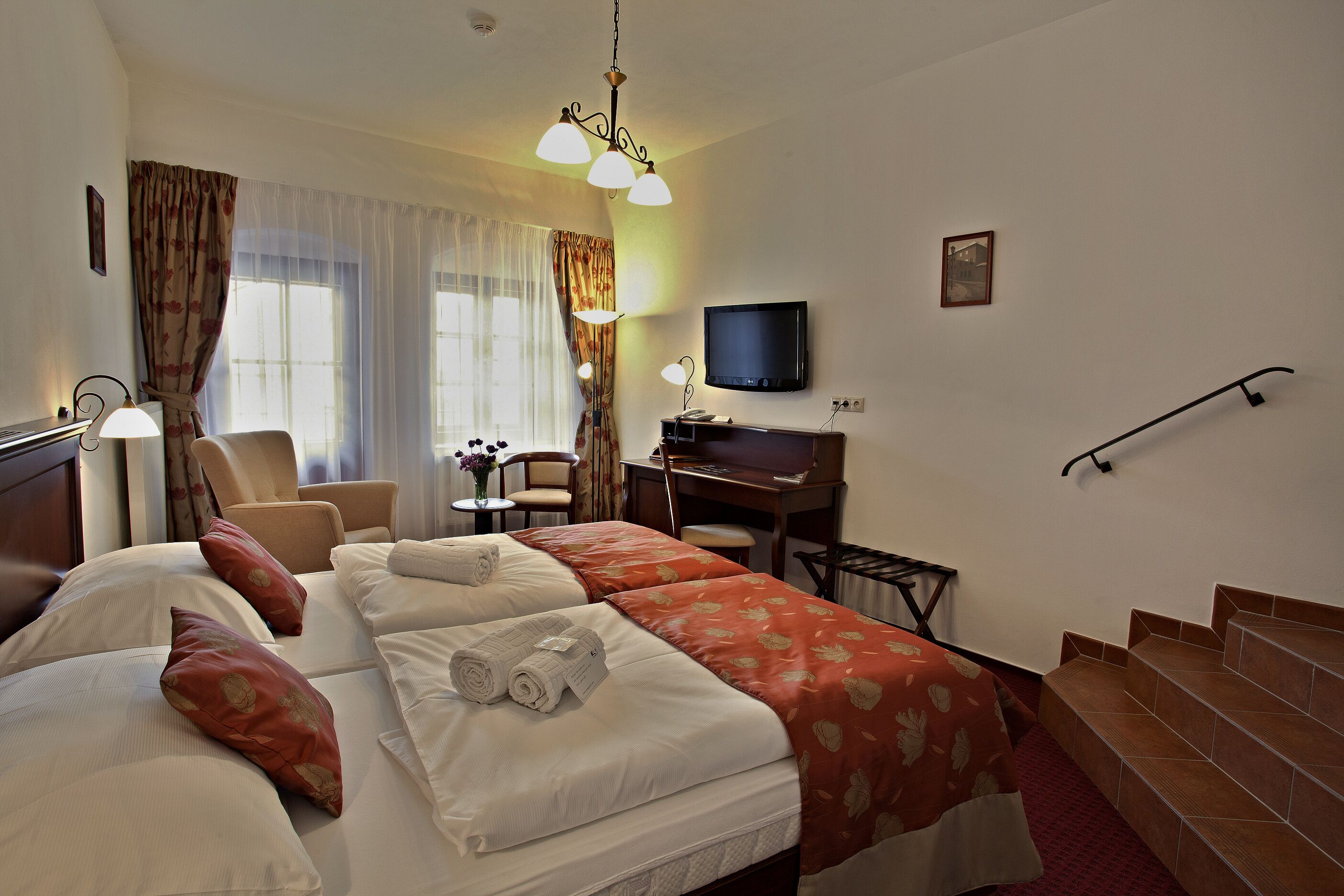 double room | 1 bedroom, premium bedding, minibar, in-room safe