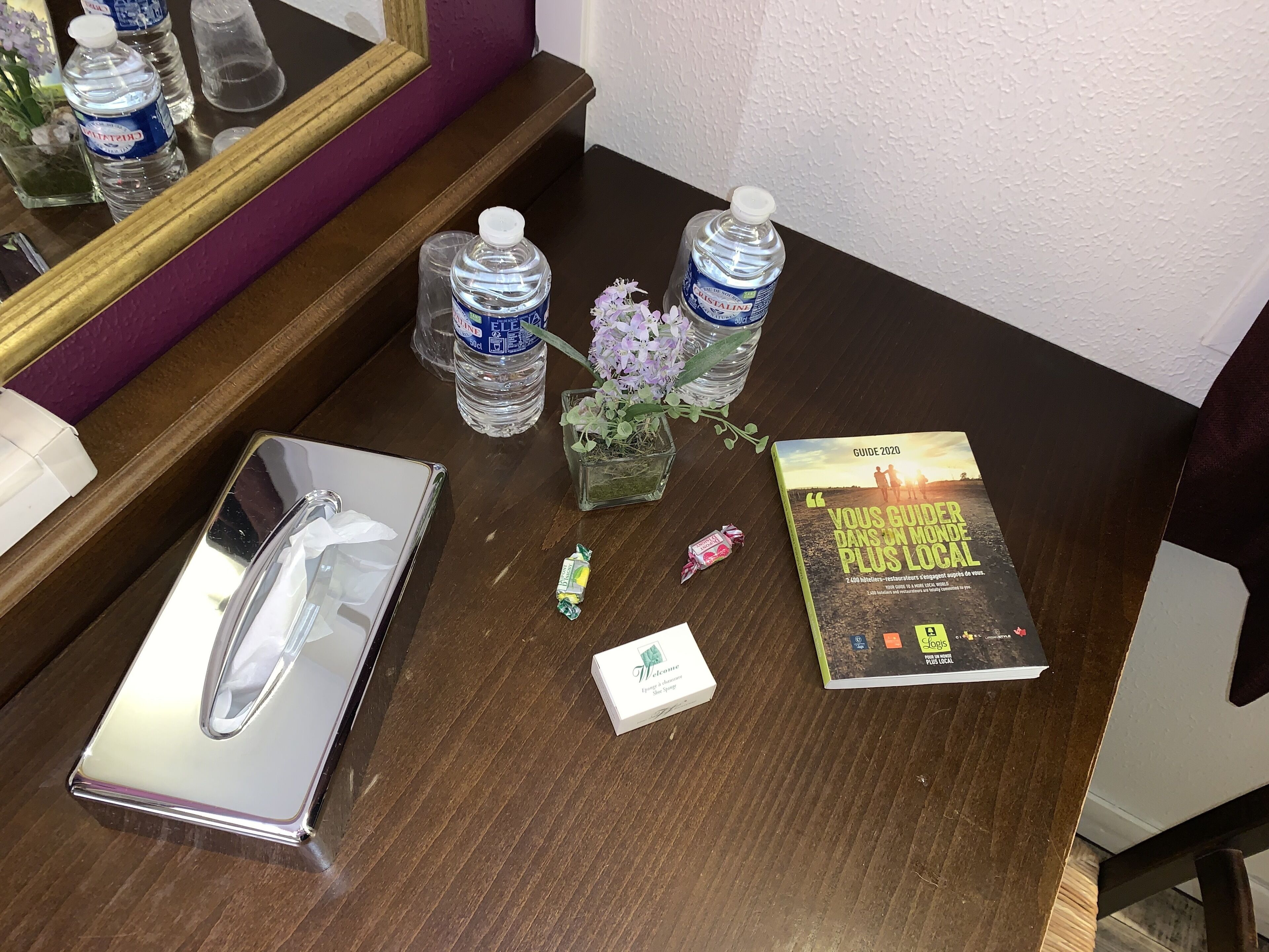 standard room, 2 single beds | 2 bedrooms, individually decorated, individually furnished, desk