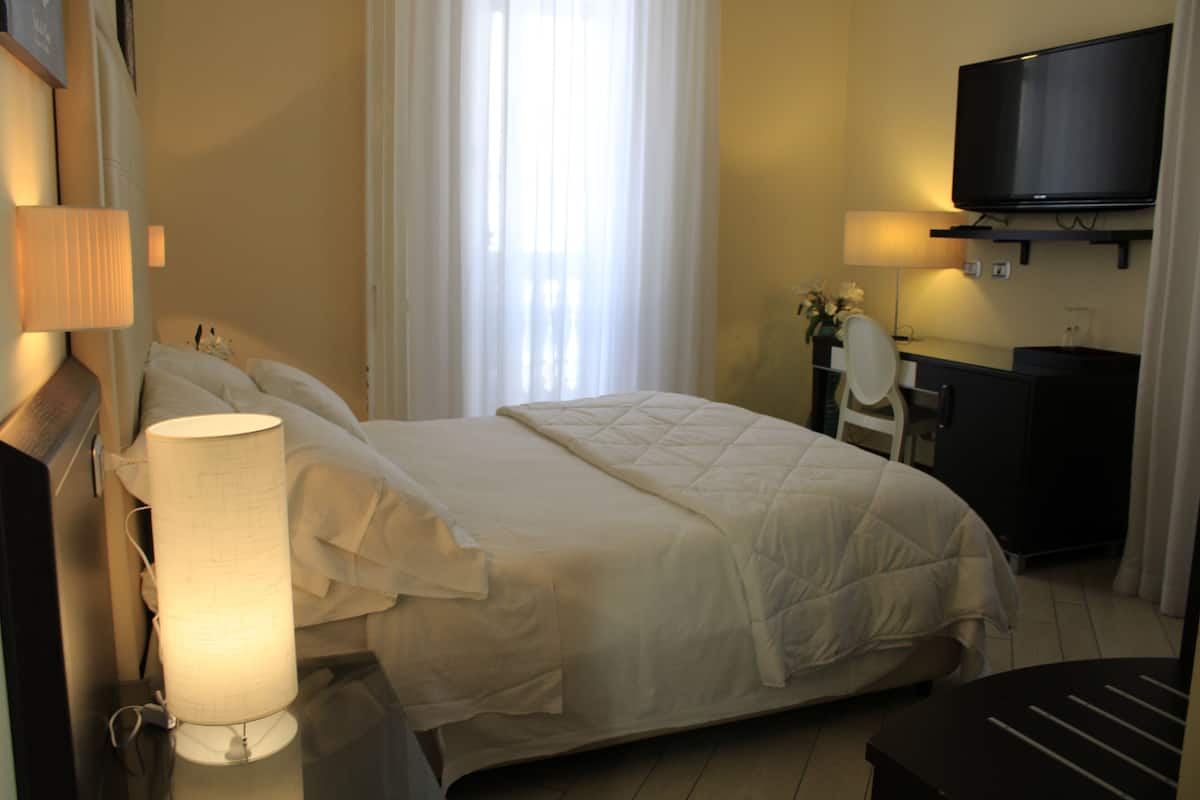 Minibar, in-room safe, desk, soundproofing