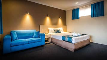 Ropa de cama de alta calidad, colchones con pillow-top y escritorio