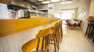 Snack bar