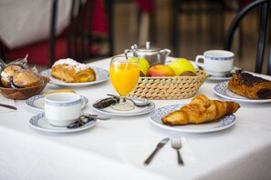 Kontinental frokost hver dag (mot et tillegg)