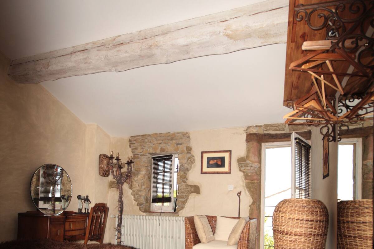4 bedrooms, premium bedding, Select Comfort beds, minibar