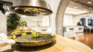 Breakfast, lunch and dinner served  - Hostería del Mar Peñíscola (Peniscola)