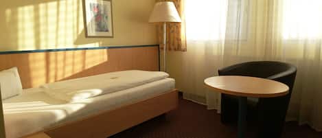 Single Room | Premium bedding, memory foam beds, desk, iron/ironing board