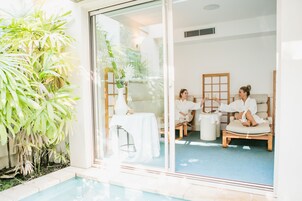 Couples treatment rooms, sauna, hot tub, steam room, body treatments