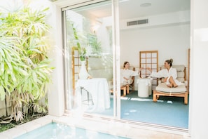 Couples treatment room(s), sauna, hot tub, steam room, body treatments