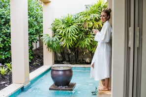 Couples treatment room(s), sauna, hot tub, steam room, body treatments - Noosa Springs Golf Resort & Spa (Noosa Heads)