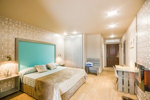 Grand-suite - 1 kingsize-seng | Premium-sengetøj, minibar, individuelt design, individuel indretning