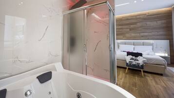 Chambre Supérieure, 1 très grand lit, bain à remous | Équipements de la chambre