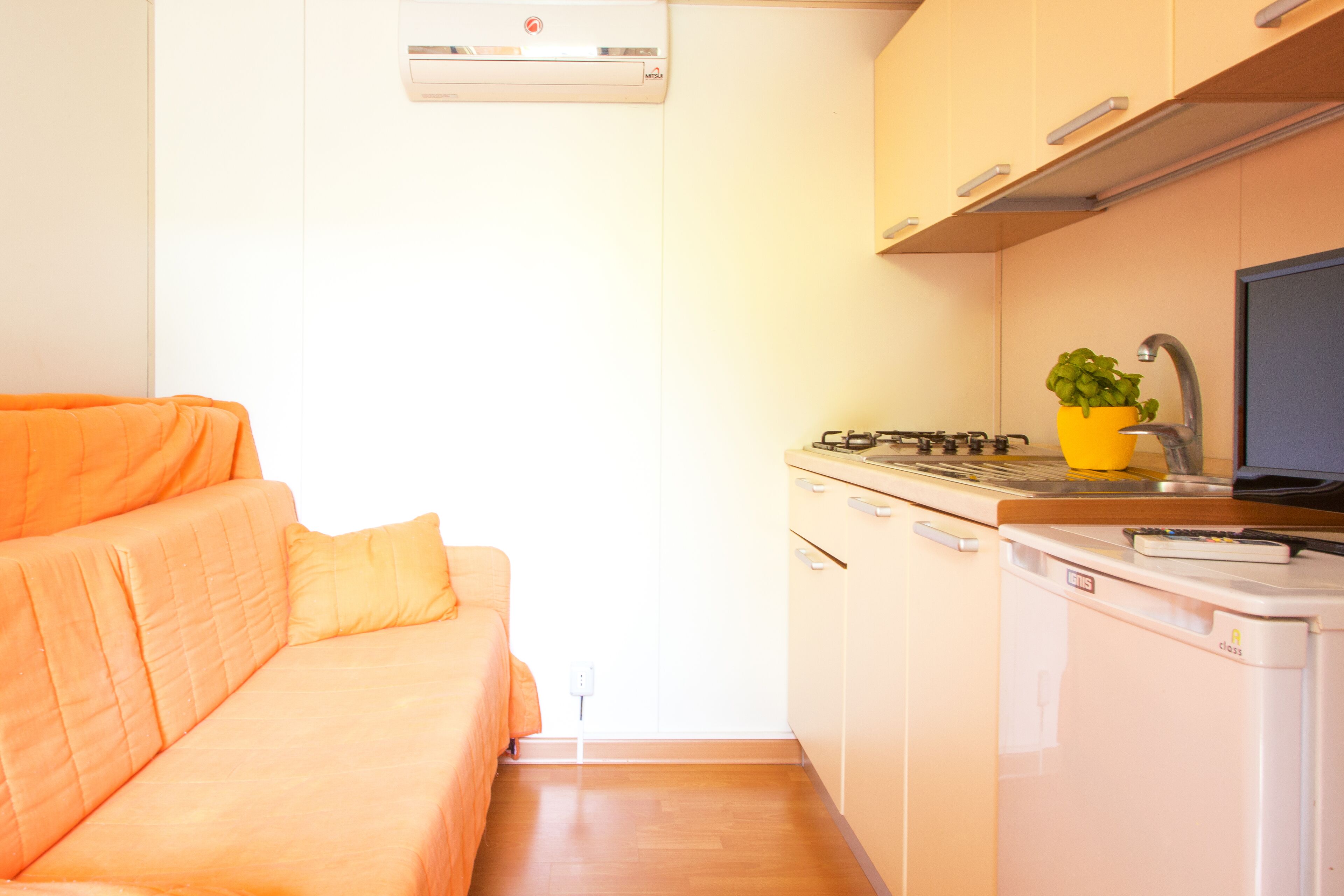 classic mobile home | 1 bedroom, in-room safe, desk, soundproofing