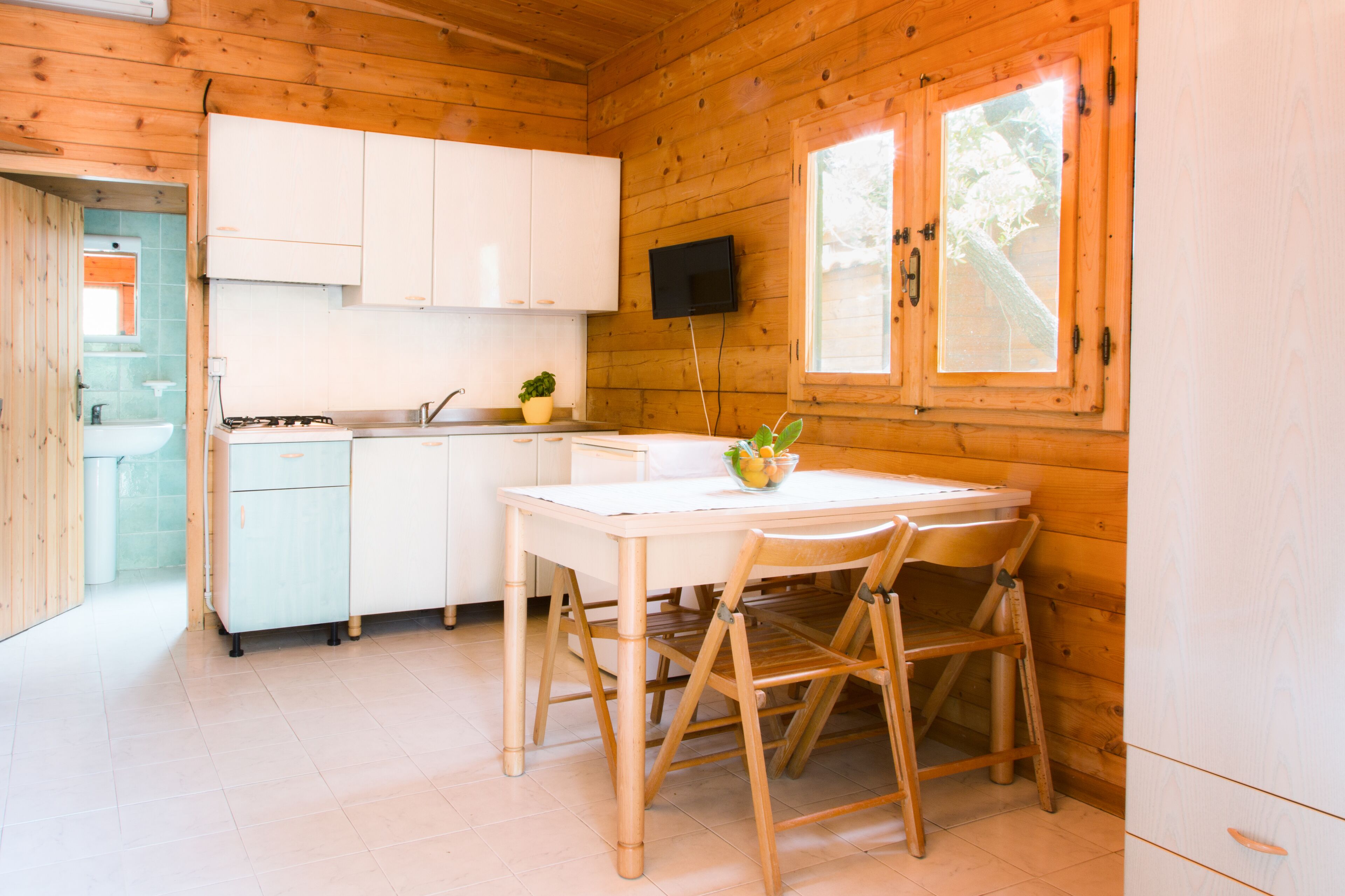 basic bungalow, 2 bedrooms | private kitchen | fridge