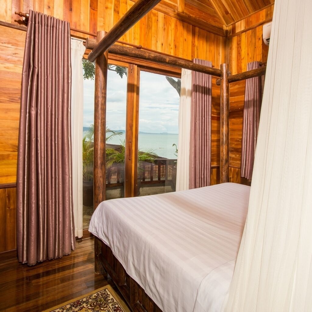 Suite Bungalow, Sea View | Minibar, in-room safe, soundproofing, free WiFi
