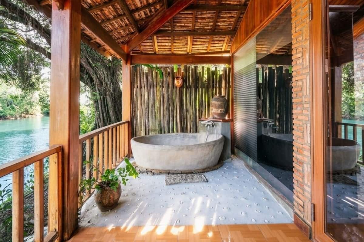 Bungalow, non-fumeur, vue sur la mer | Minibar, coffre-fort, système d’insonorisation, accès au Wi-Fi (inclus)