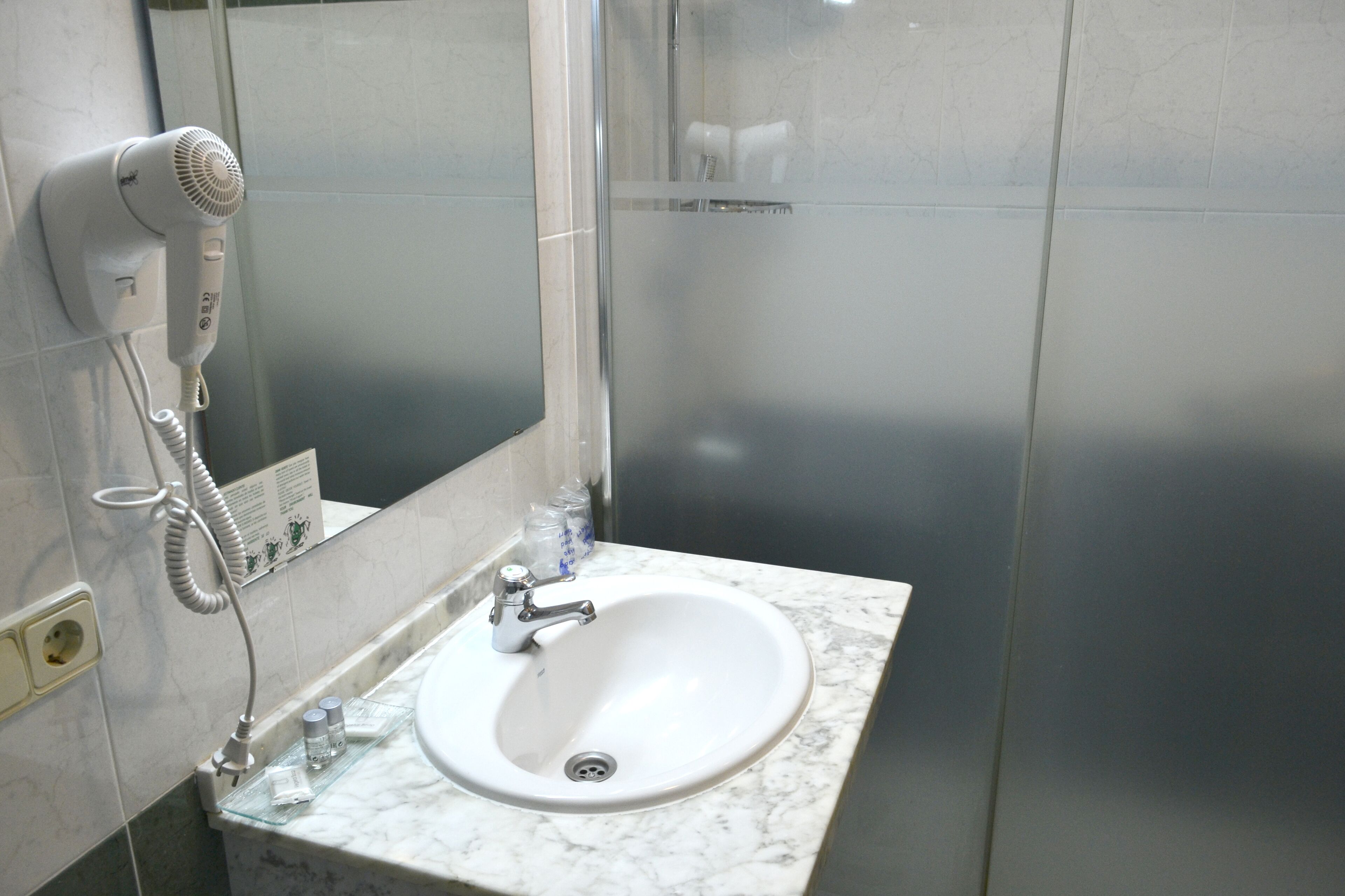 double or twin room | bathroom | towels