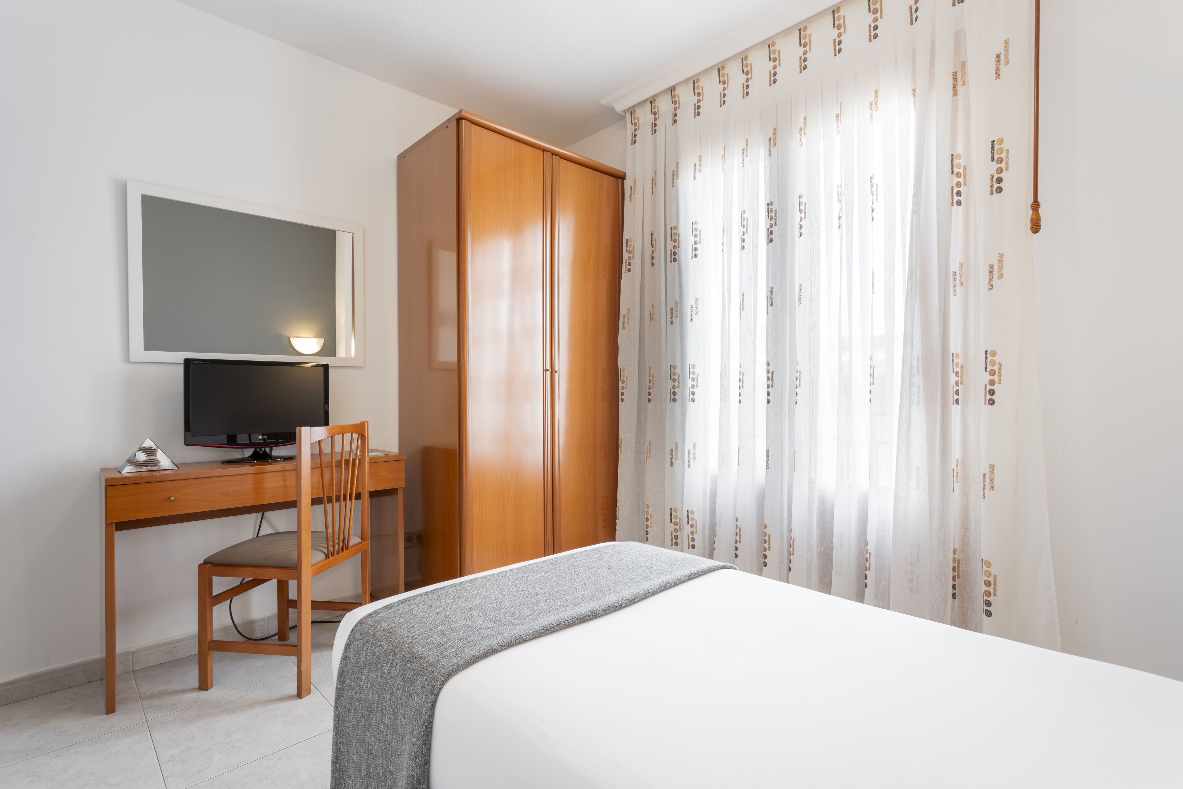 single room | 1 bedroom, desk, blackout curtains, free wifi