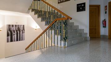 TV màn hình phẳng 22-inch có truyền hình kỹ thuật số, TV