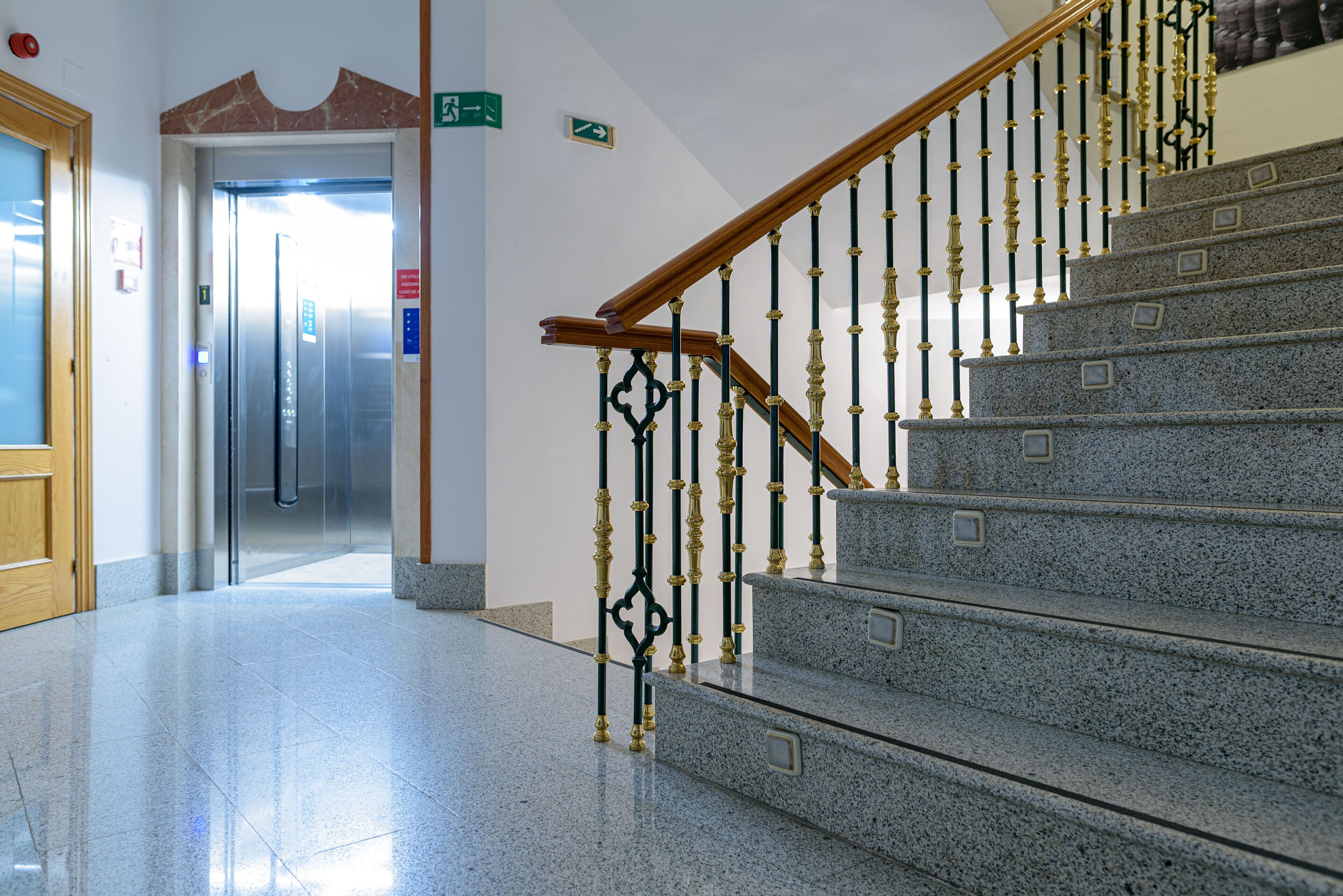 TV de tela plana 22 polegadas com canais digitais, TV