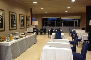 Dining - Ignacio (Chiva)