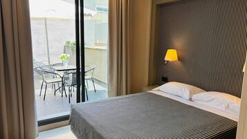 In-room safe, wheelchair access