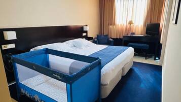 In-room safe, wheelchair access