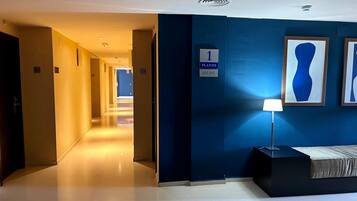 المنشأة من الداخل