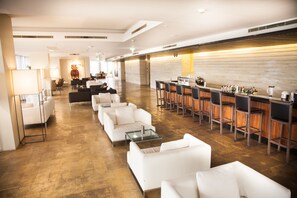 2 bars/lounges - The Landmark Hotel (Baku)