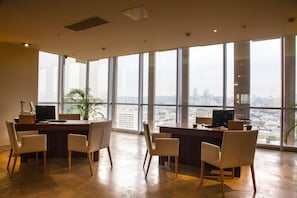 Reception - The Landmark Hotel (Baku)