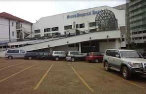 Free self parking - Grand Imperial Hotel (Kampala)