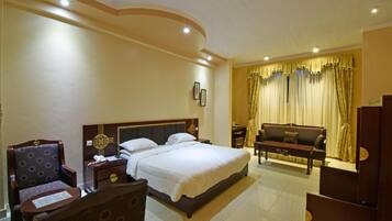 Premium bedding, in-room safe, desk, soundproofing