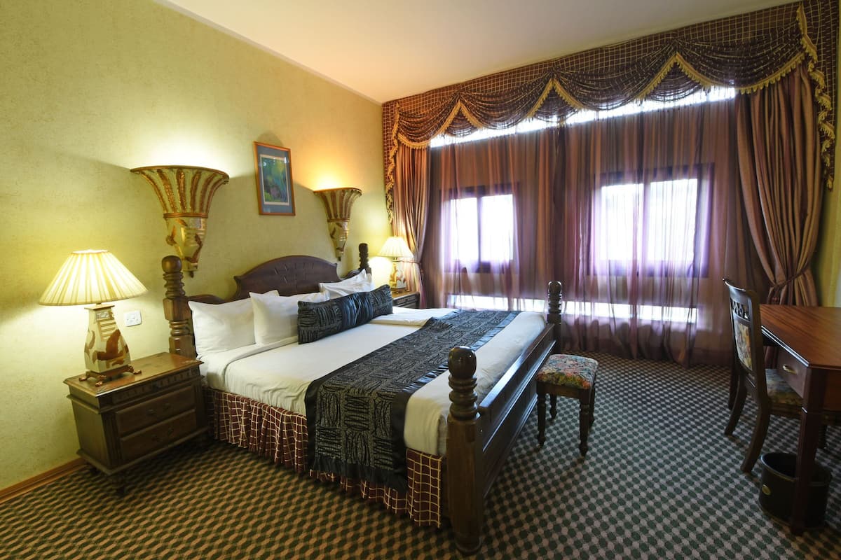 Premium bedding, in-room safe, desk, soundproofing