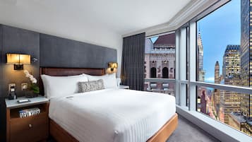 Suite, 1 Queen Bed | Premium bedding, minibar, in-room safe, desk