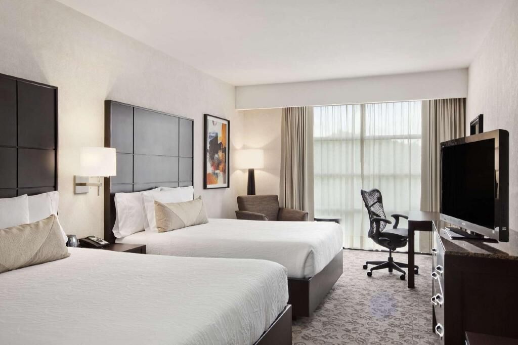 Premium bedding, in-room safe, desk, laptop workspace