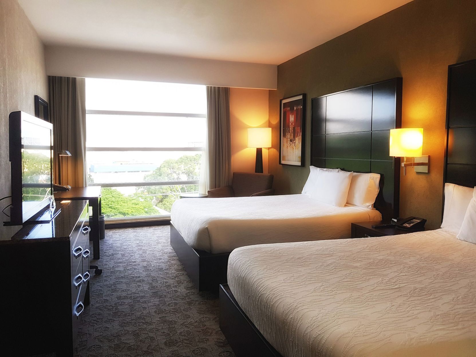 Premium bedding, in-room safe, desk, laptop workspace