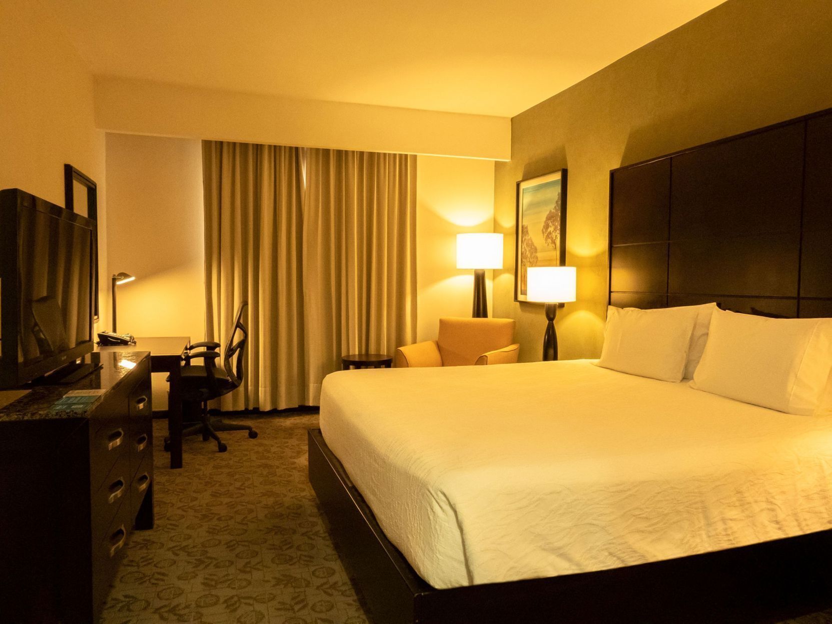 Premium bedding, in-room safe, desk, laptop workspace