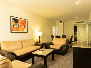 總統客房, 2 間臥室 | 客廳 | LCD 電視、收費電影、加熱地板