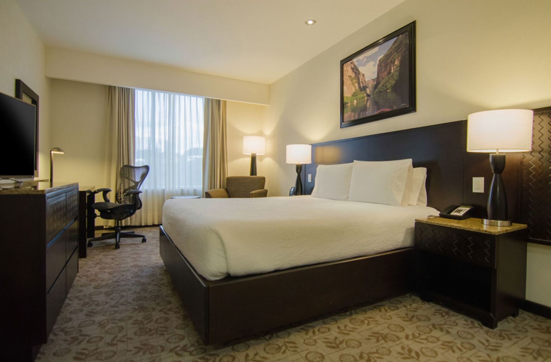 Premium bedding, in-room safe, desk, laptop workspace