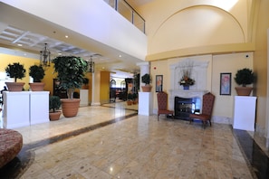 Lobby - Monte Carlo Inn & Suites Downtown Markham (Markham)