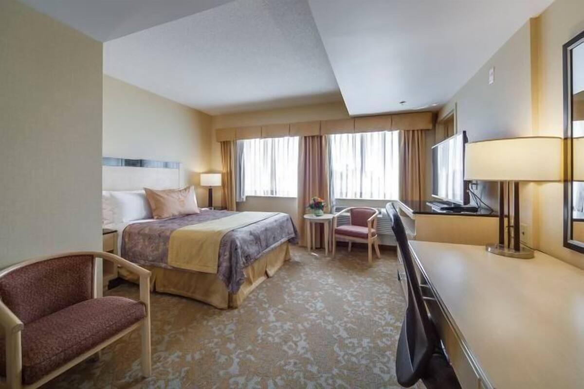 Seprai premium, selimut bulu angsa, brankas, dan didekorasi berbeda-beda