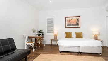 Premium bedding, desk, iron/ironing board, free WiFi