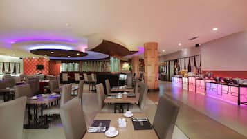 Daily buffet breakfast (IDR 137500 per person)