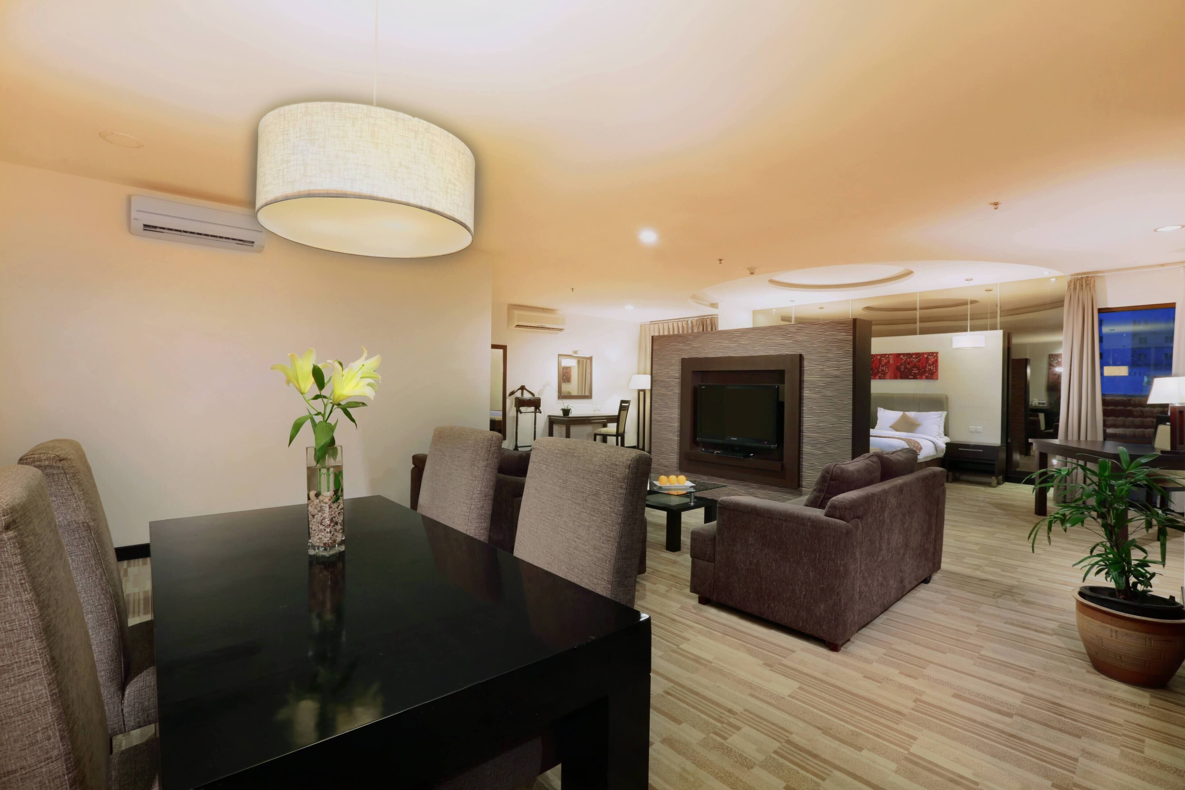 ASTON Suite | ミニバー、セーフティボックス (室内)、デスク、WiFi (無料)