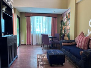 Caja de seguridad en la habitación y decoración personalizada 