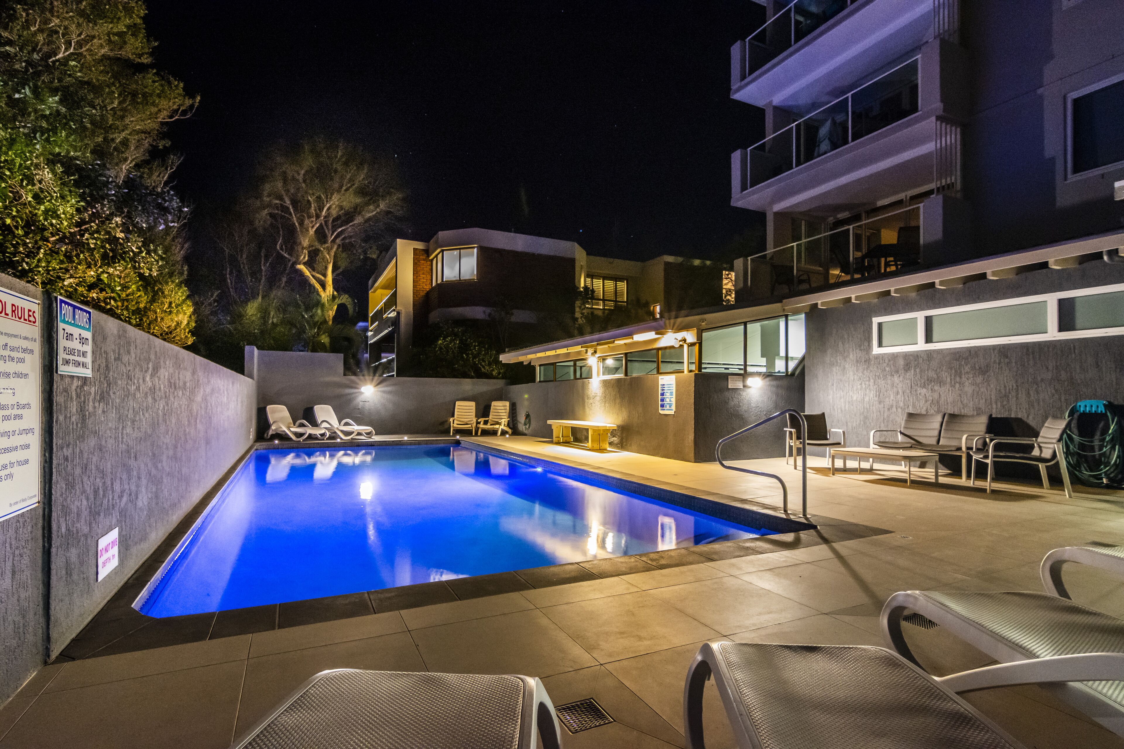 84 The Spit Holiday Apartments — image 6