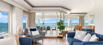 84 The Spit Holiday Apartments